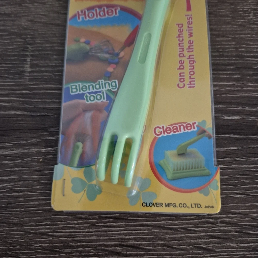 Clover Needle Felting Claw & Mat Cleaner